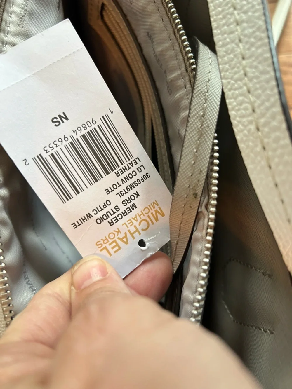Michael Kors Optic White Lg Conv tote NWT - Picture 6 of 6